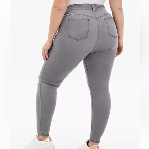 TORRID Bombshell Skinny Super Soft High Rise Jeans - Picture 10 of 11